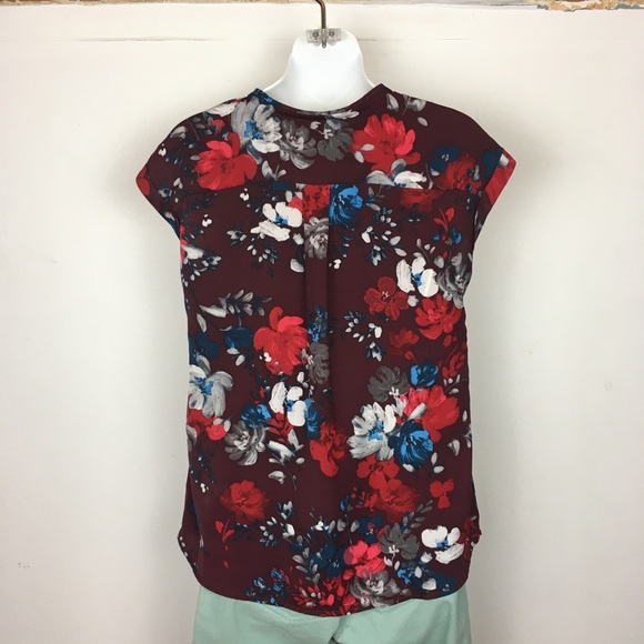 Burgundy floral print top with gold zipper! - Picture 2 of 3